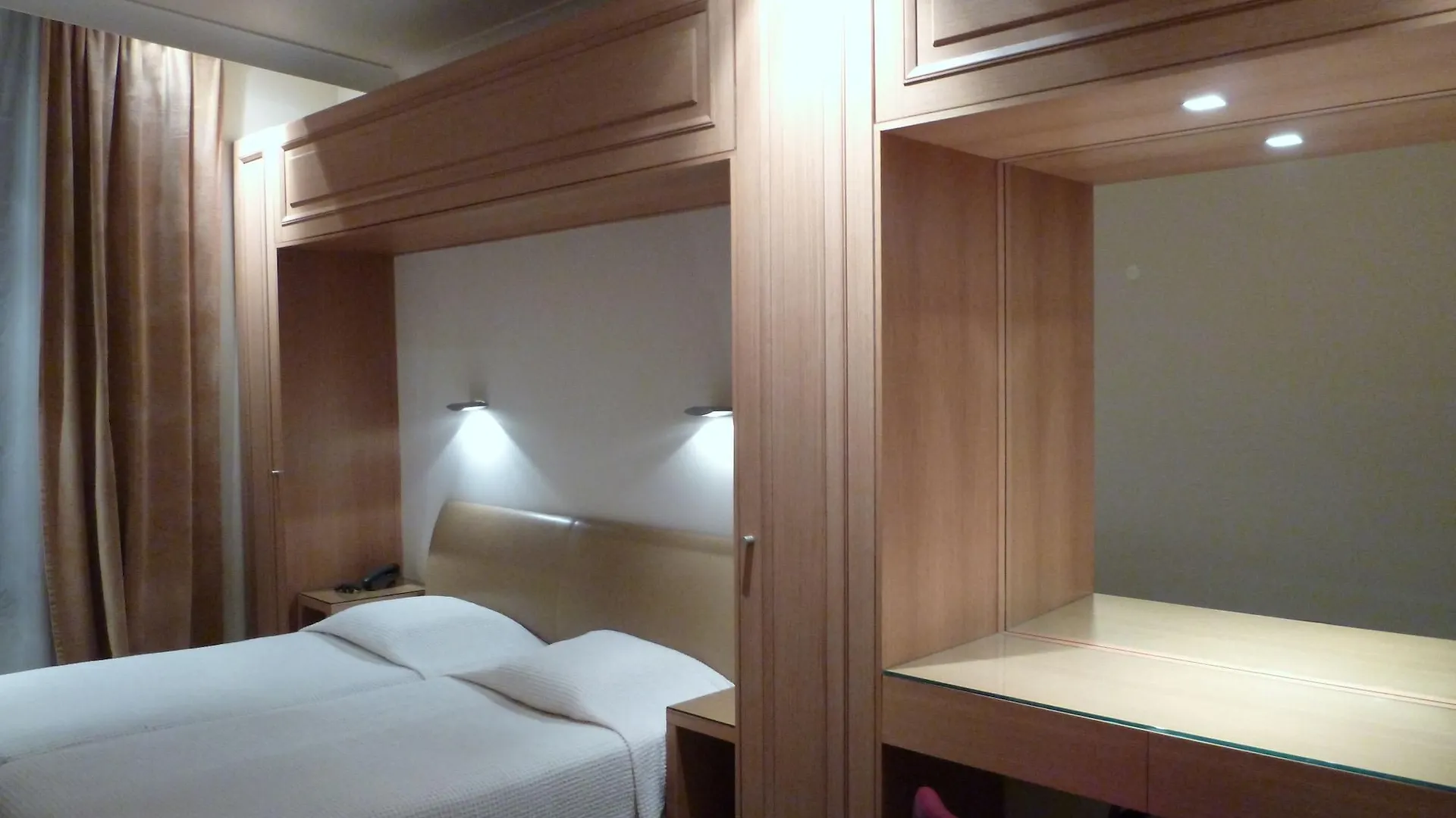 Du Vieux Marais Hotel 3*